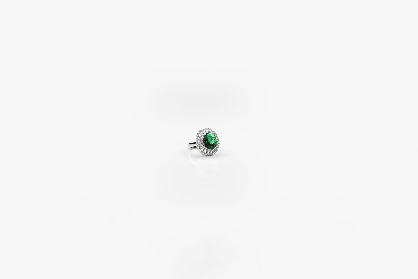 Silver Emerald Majesty Ring